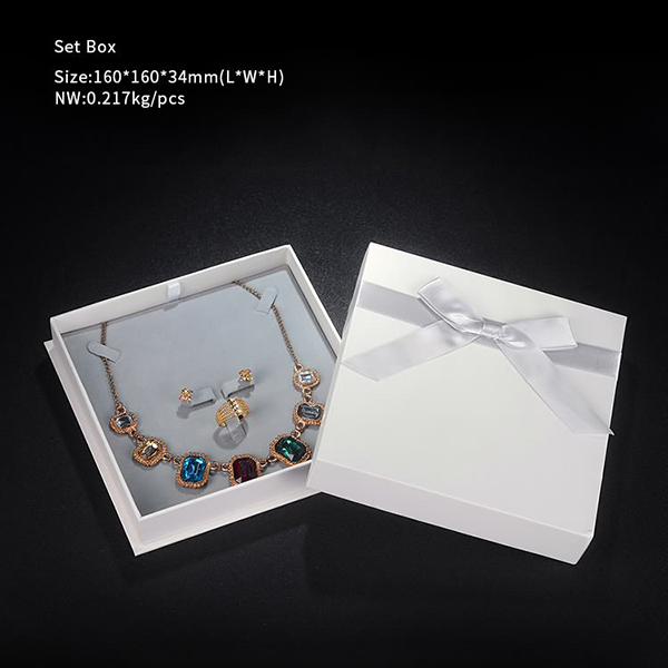 white cardboard jewelry gift box-3