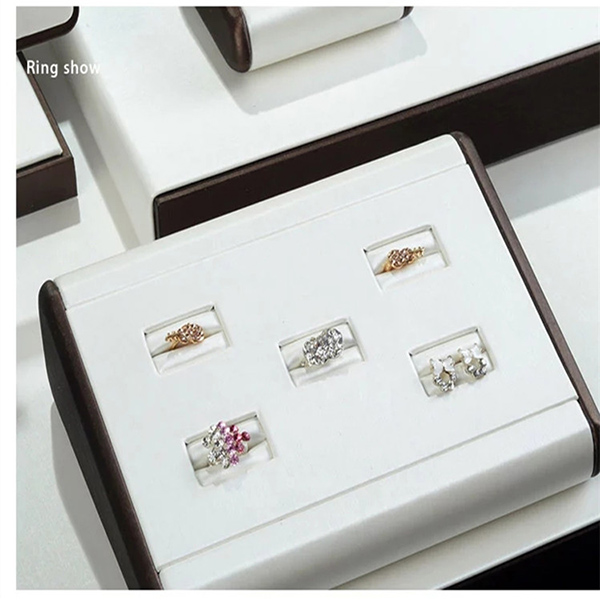 Perhiasan Tampilan Set Perhiasan Ring Kalung Pendant Gelang Ngadeg Anting-2